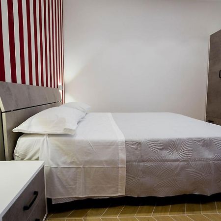 Casa Fedele Napoli Apartment ภายนอก รูปภาพ