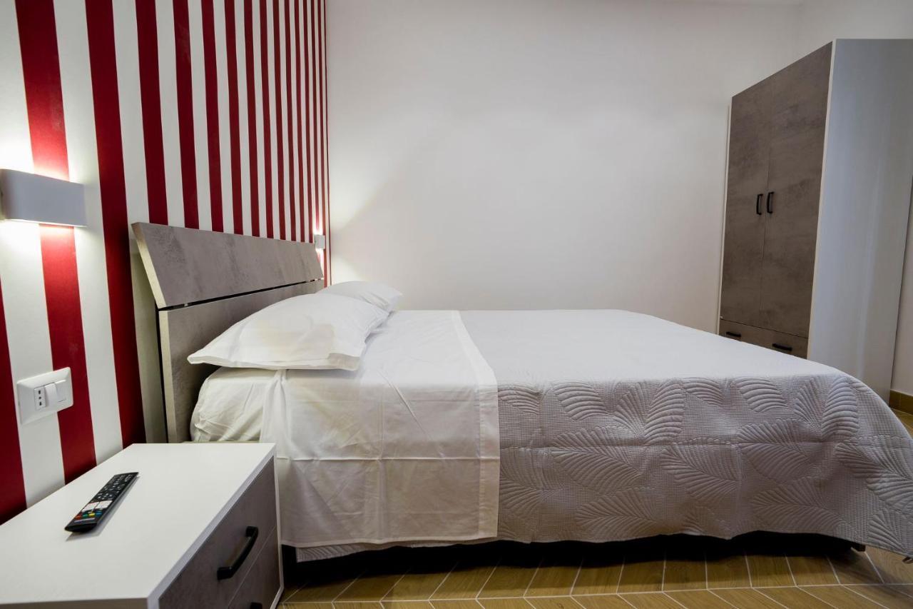 Casa Fedele Napoli Apartment ภายนอก รูปภาพ